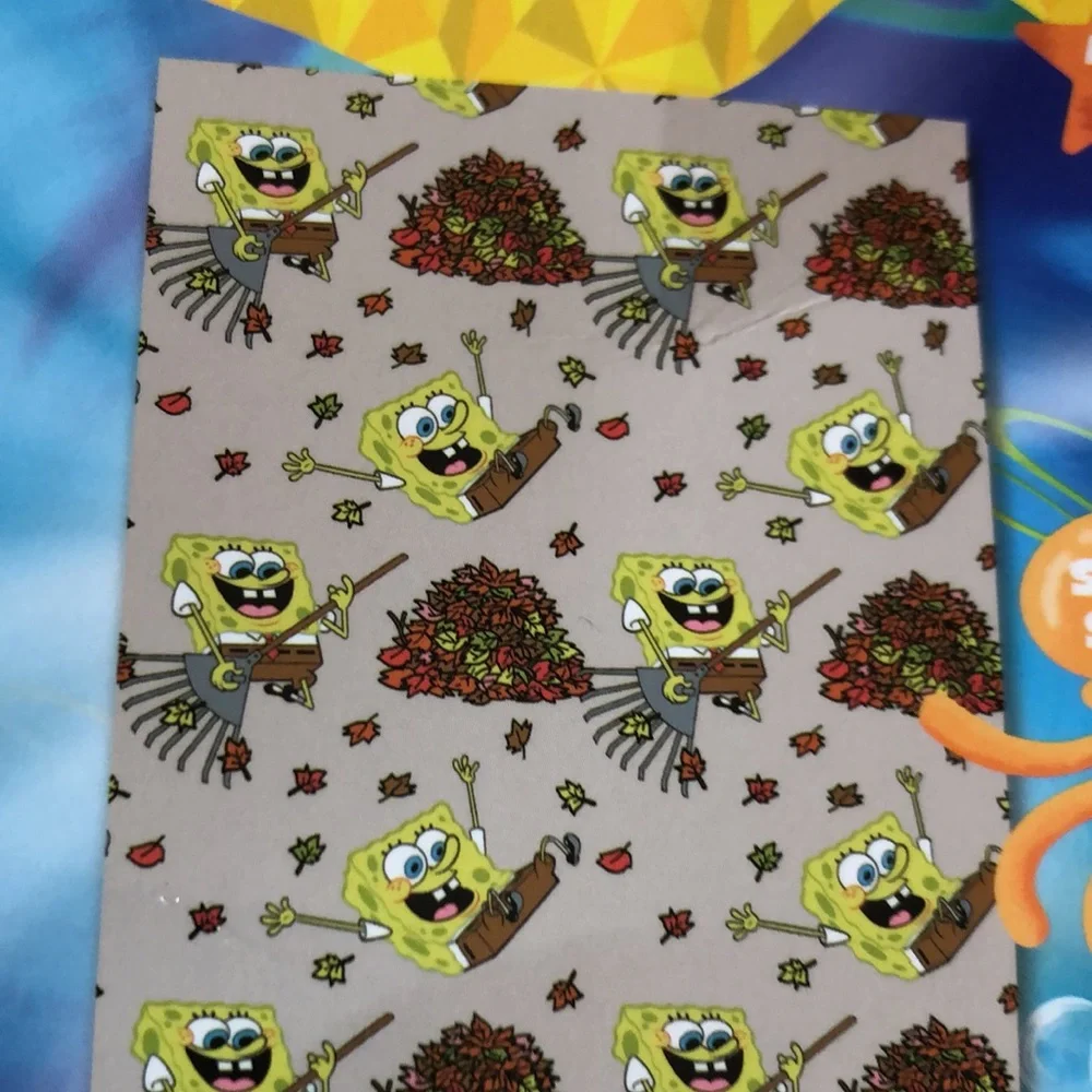 SpongeBob SquarePants Fall Leaves Plush Throw Blanket - Cream, Yellow & Red